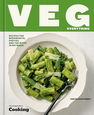 Boekomslag van Veg Everything door Tanya Sichynsky and New York Times Cooking